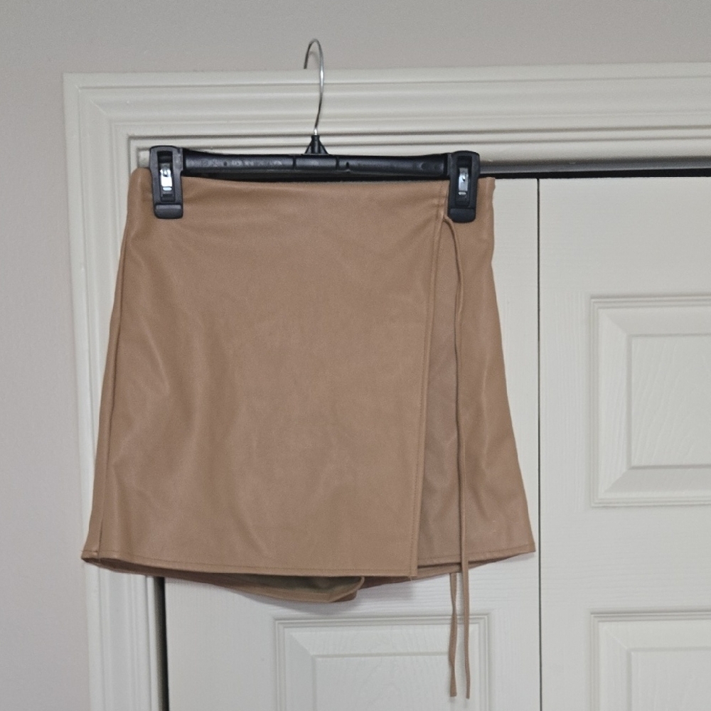 Elegant Tan Mini Skirt